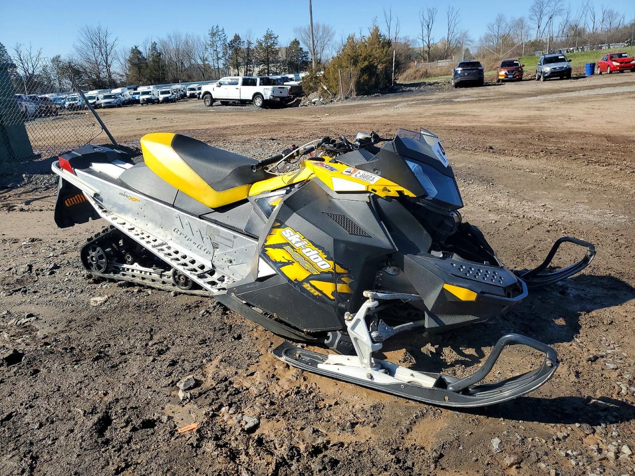 Salvage Ski-Doo 2009 Ski d Image