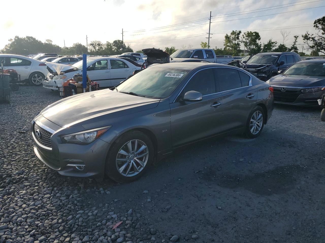 Salvage INFINITI Q50 Image