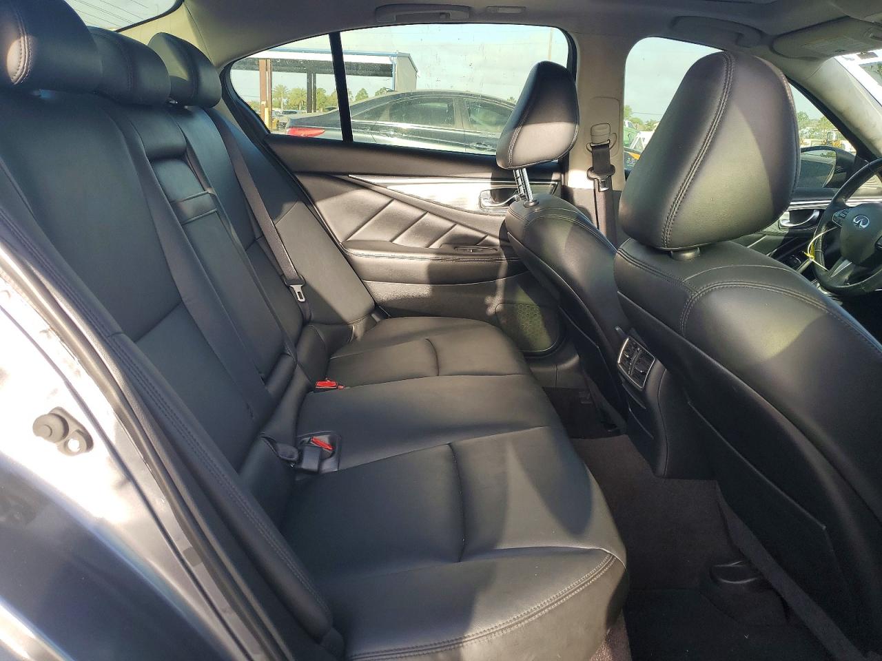 INFINITI Q50 3.0t Premium