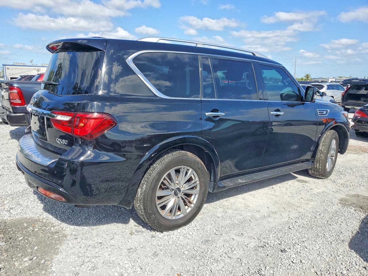 INFINITI Qx Luxe