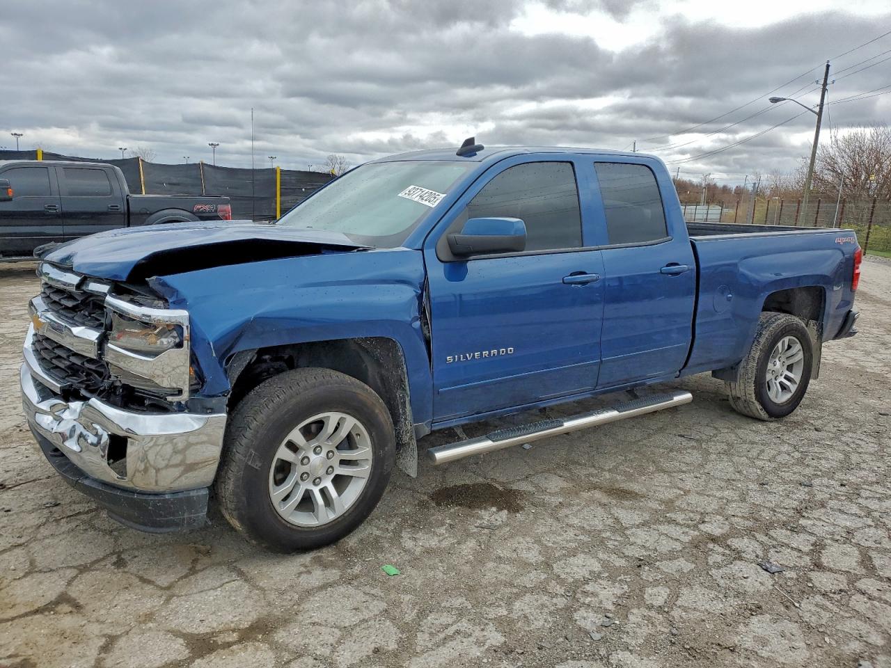 Salvage Chevrolet Silverado Image