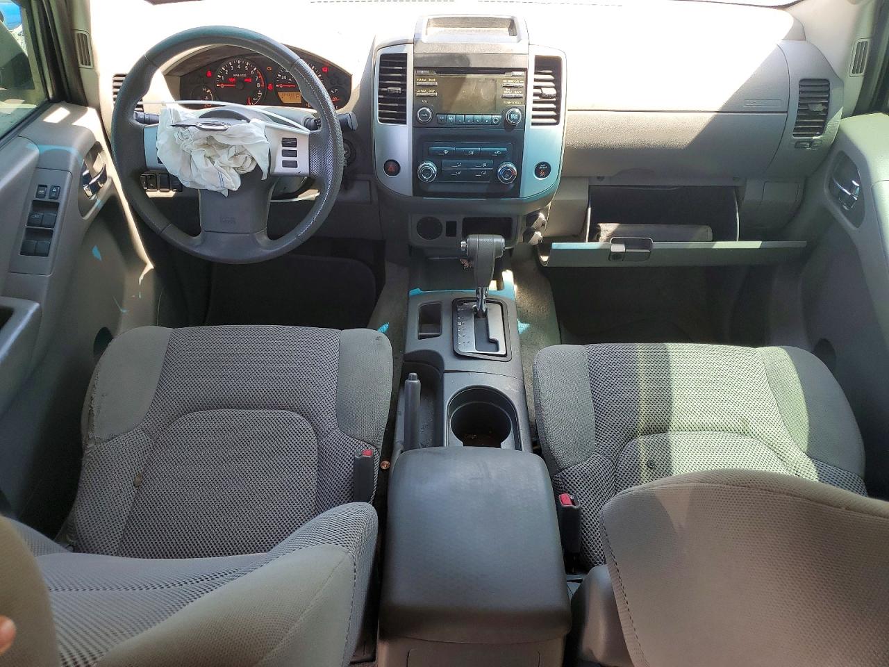Nissan Frontier S