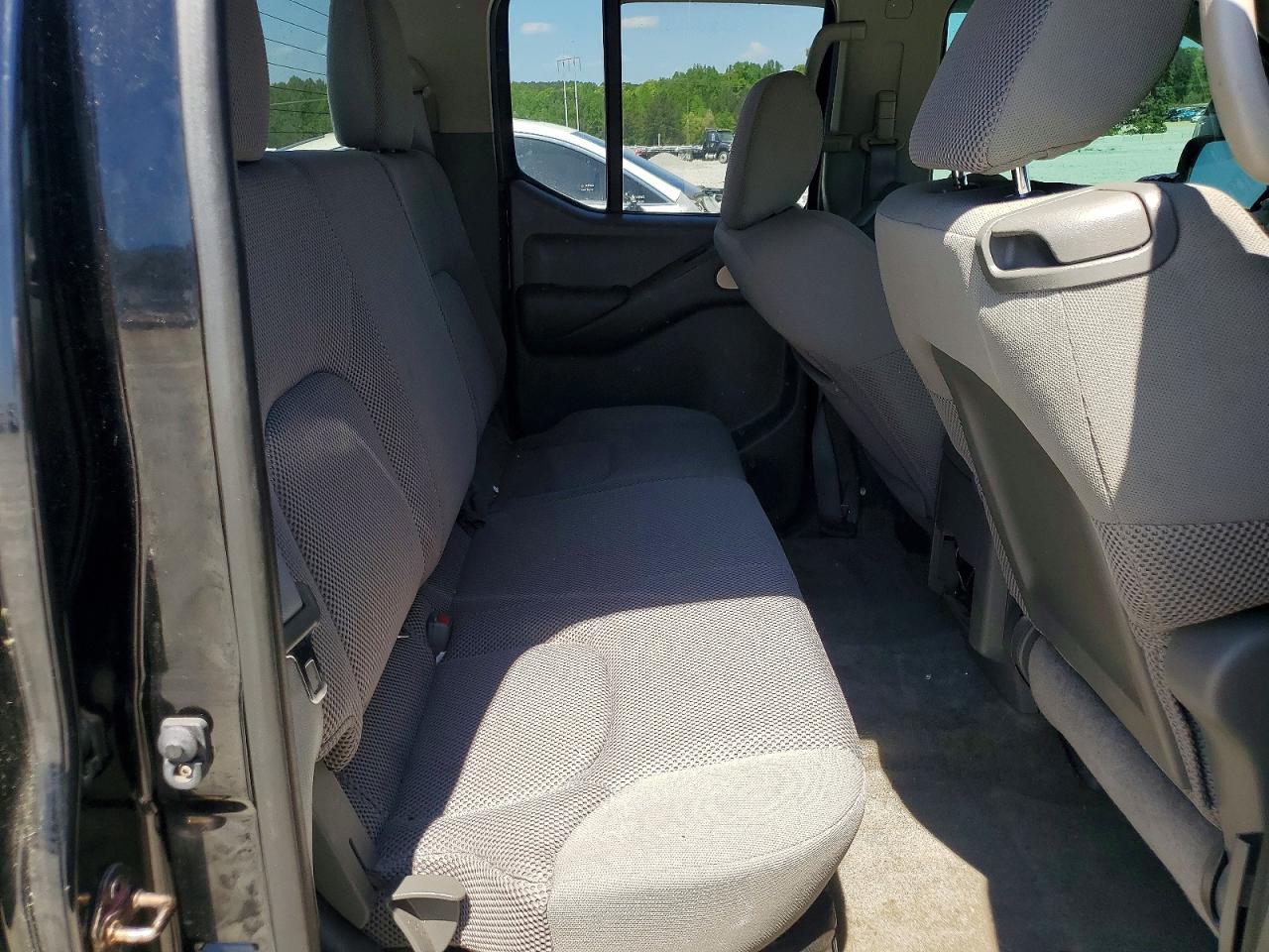 Nissan Frontier S