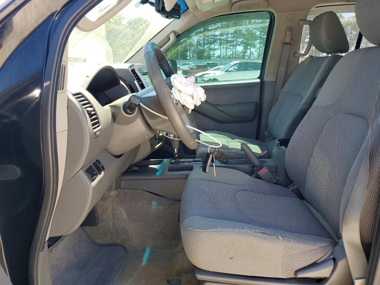 Nissan Frontier S