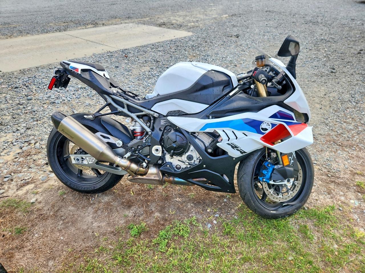 Salvage BMW S Image