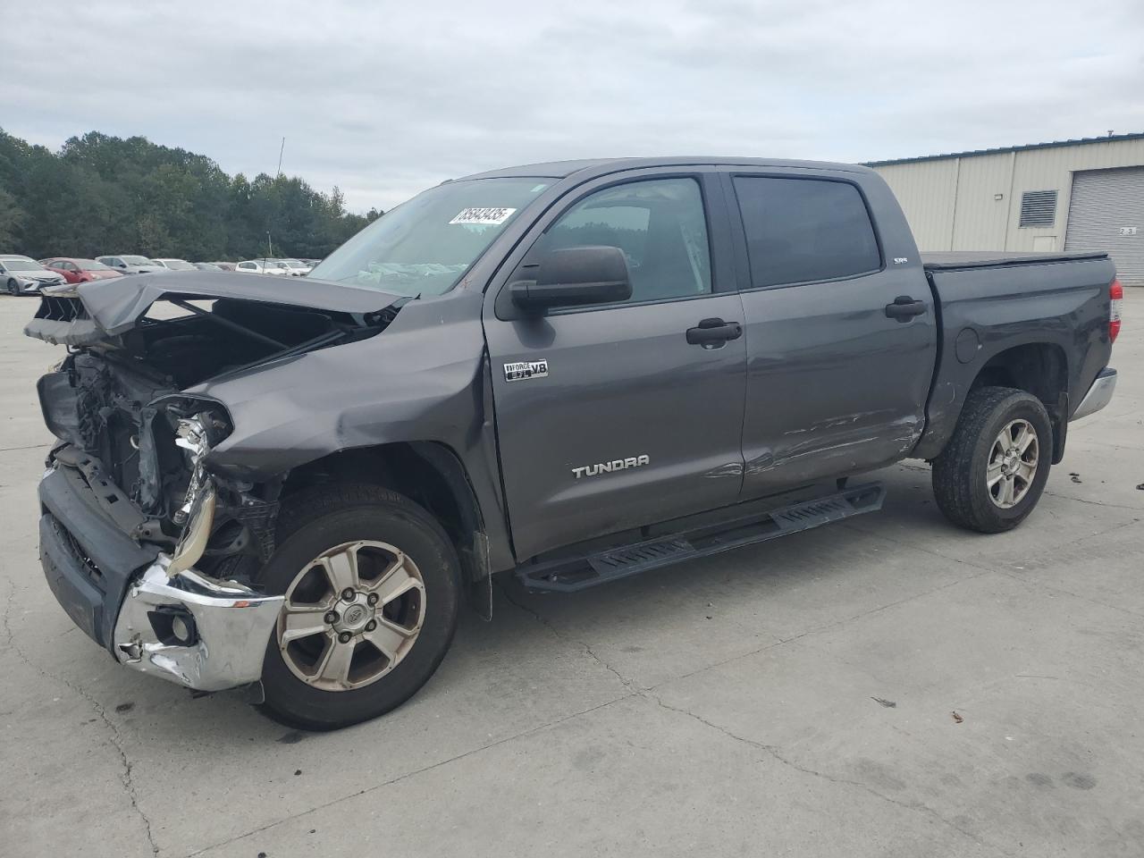 Salvage Toyota Tundra Image