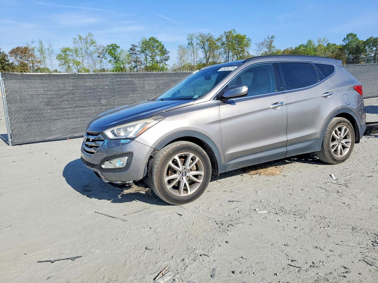 Salvage Hyundai SANTA FE Image