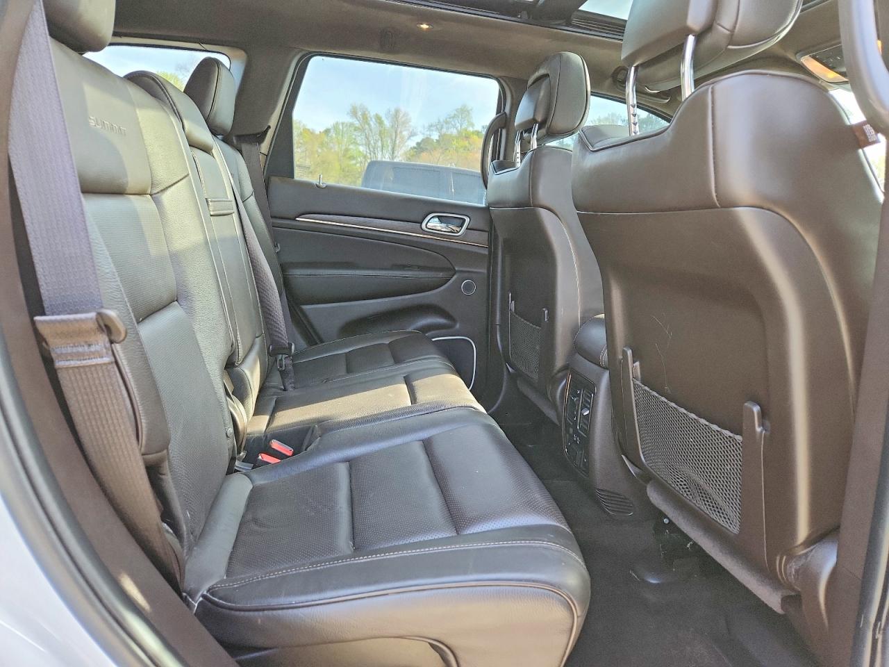 Jeep Cherokee Summit