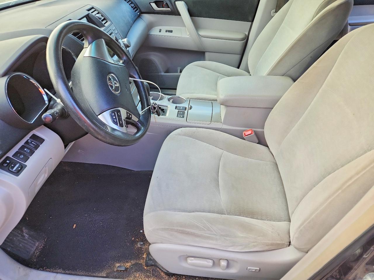 Toyota Highlander Base