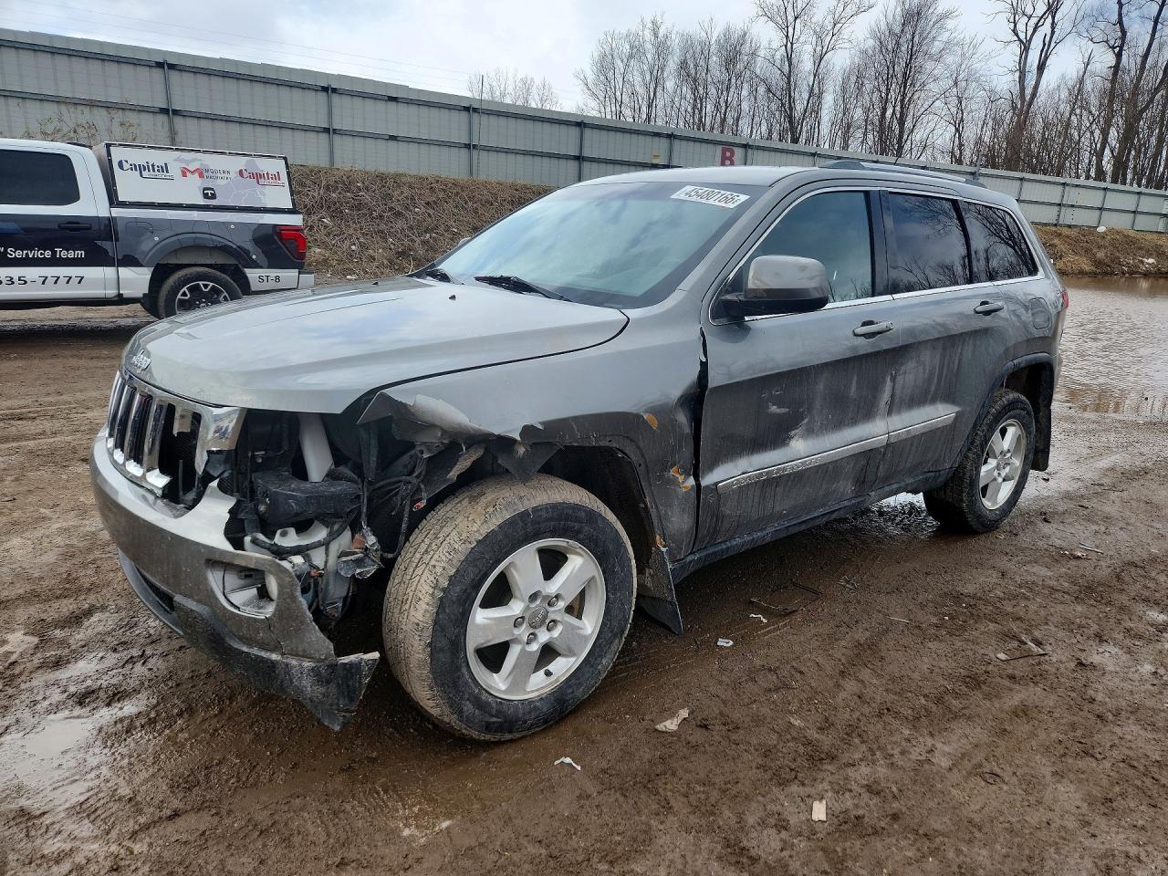 Salvage Jeep Cherokee Image