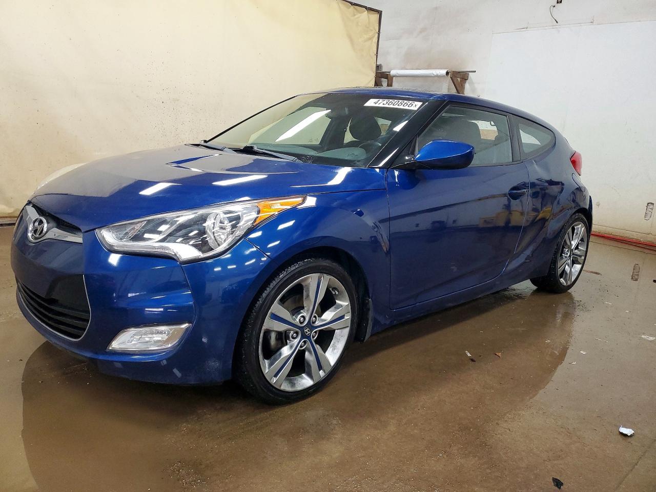 Salvage Hyundai VELOSTER Image