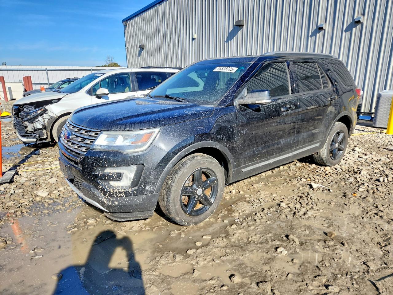 Salvage Ford Explorer Image