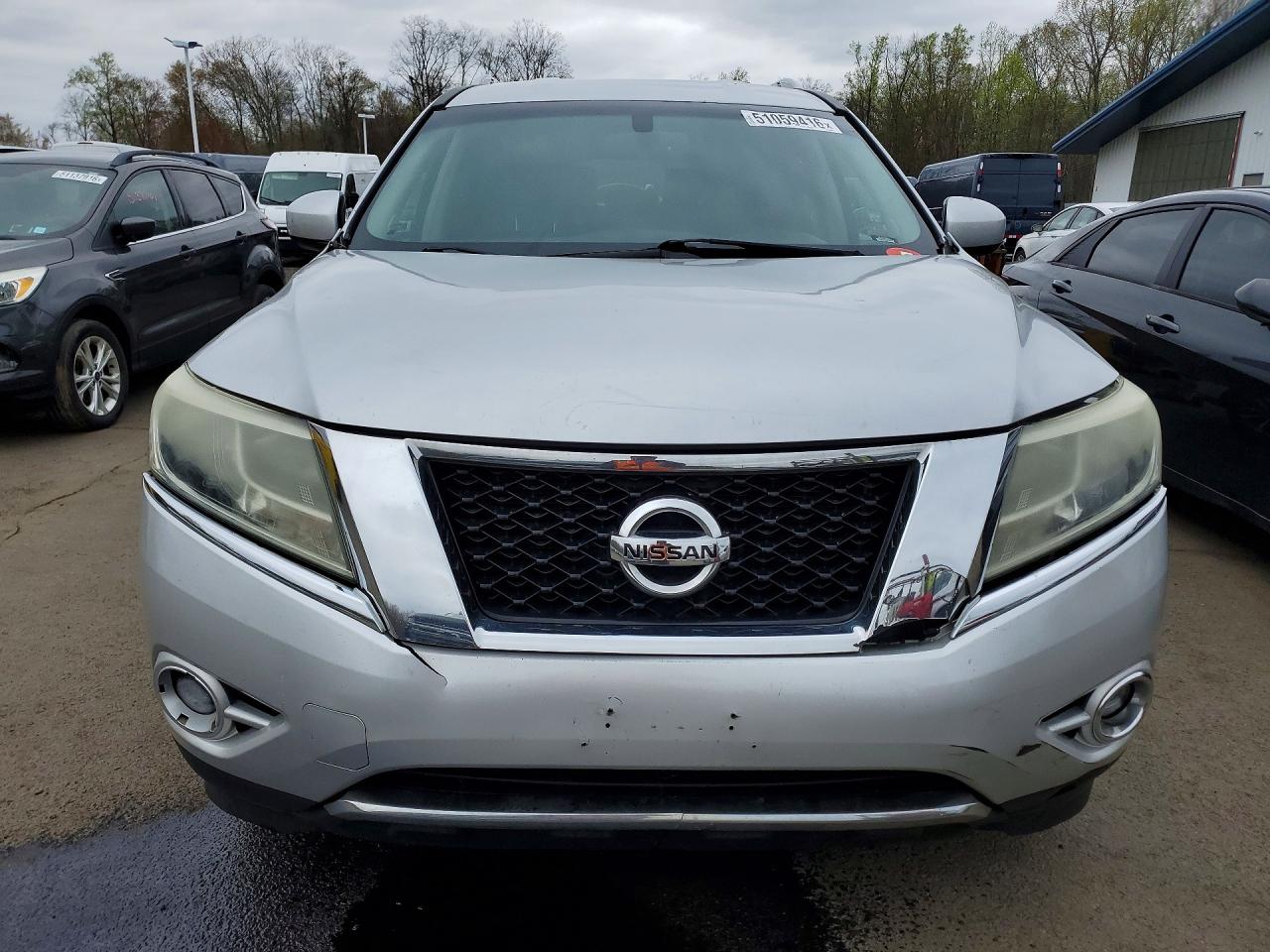 Nissan Pathfinder Sv