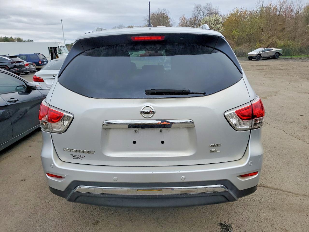 Nissan Pathfinder Sv