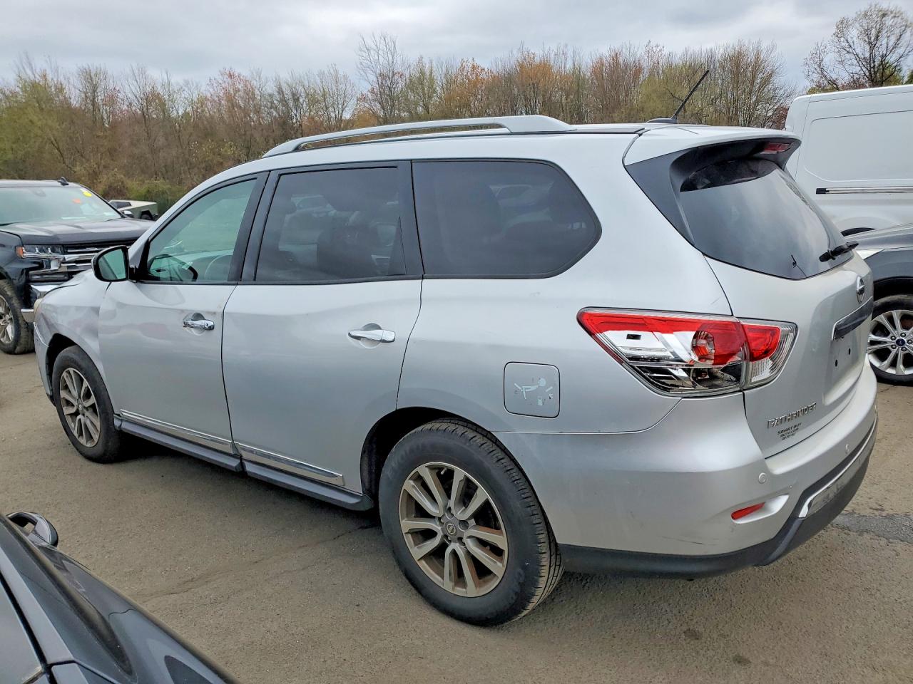 Nissan Pathfinder Sv