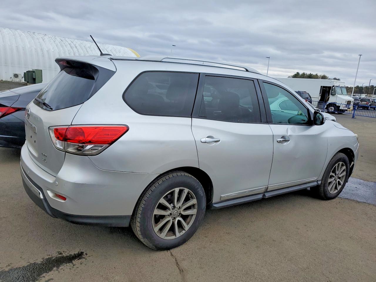 Nissan Pathfinder Sv