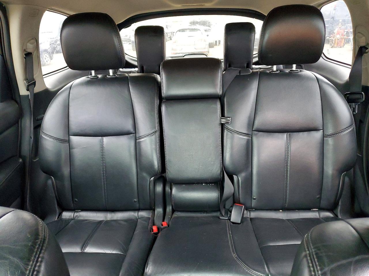 Nissan Pathfinder Sv