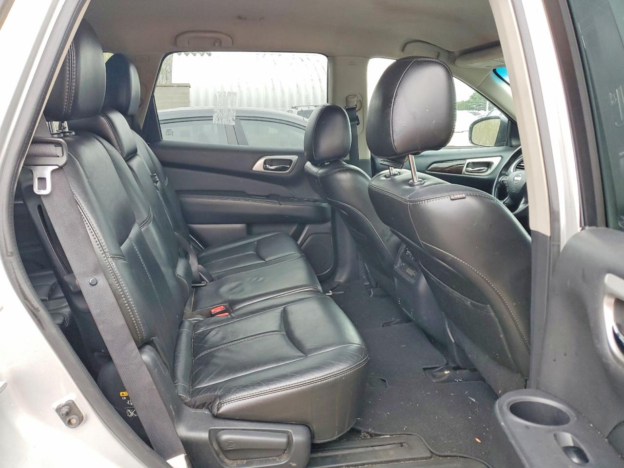 Nissan Pathfinder Sv