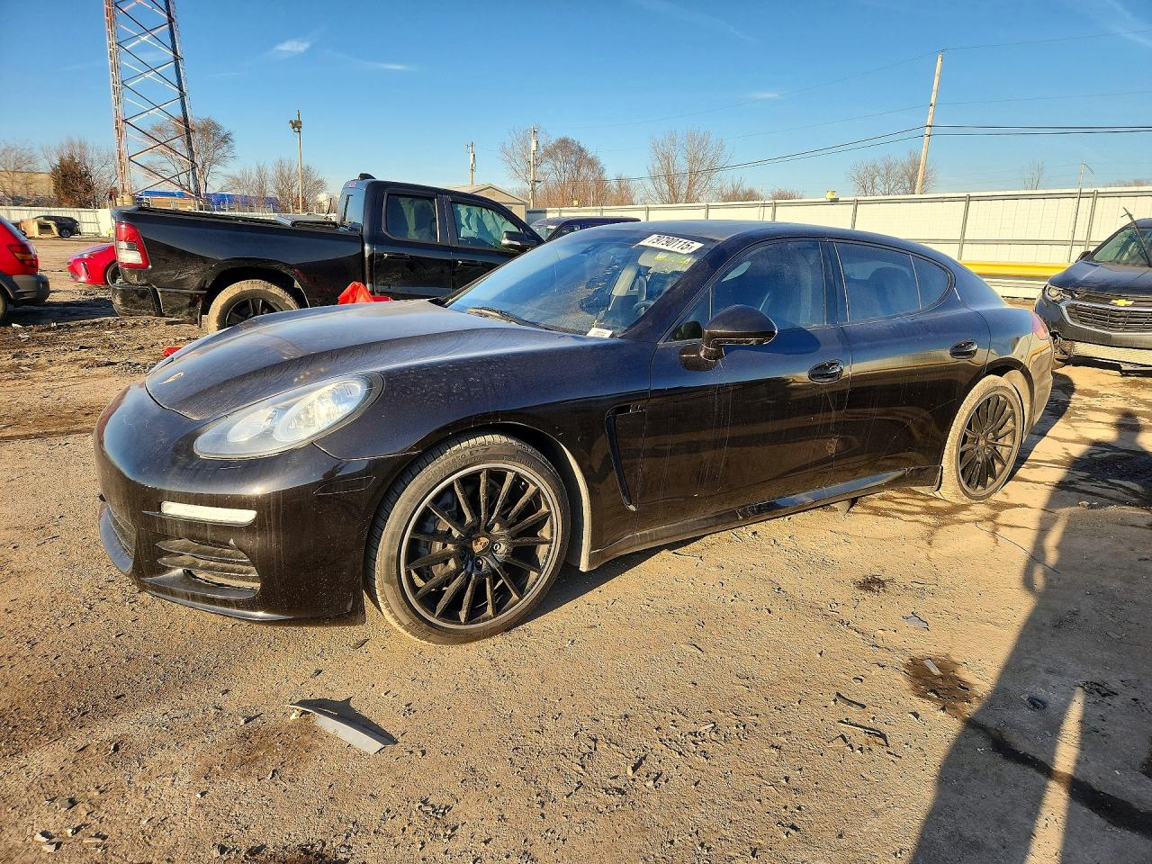 Salvage Porsche Panamera Image