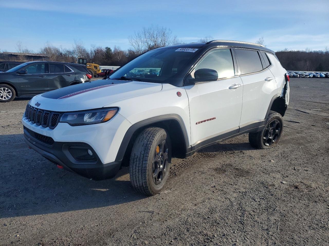 Salvage Jeep Compass Image