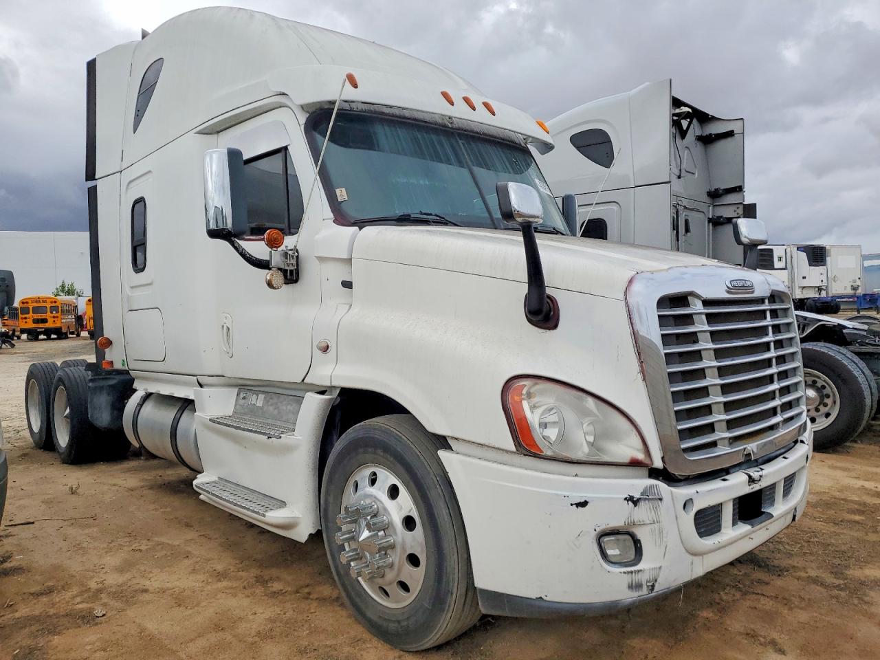 Salvage Freigliner Cascadia 125 Image