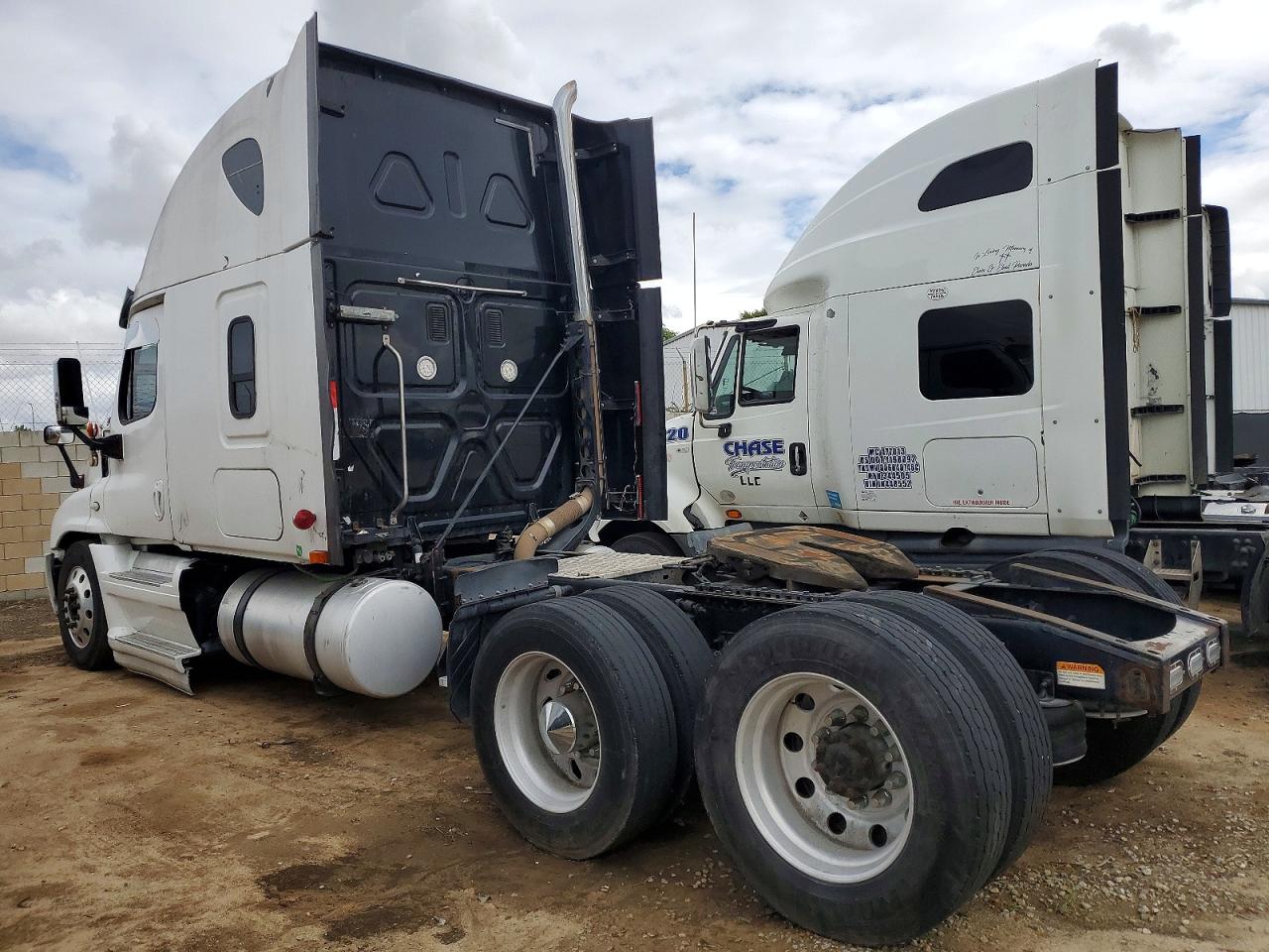 Freigliner Cascadia 125