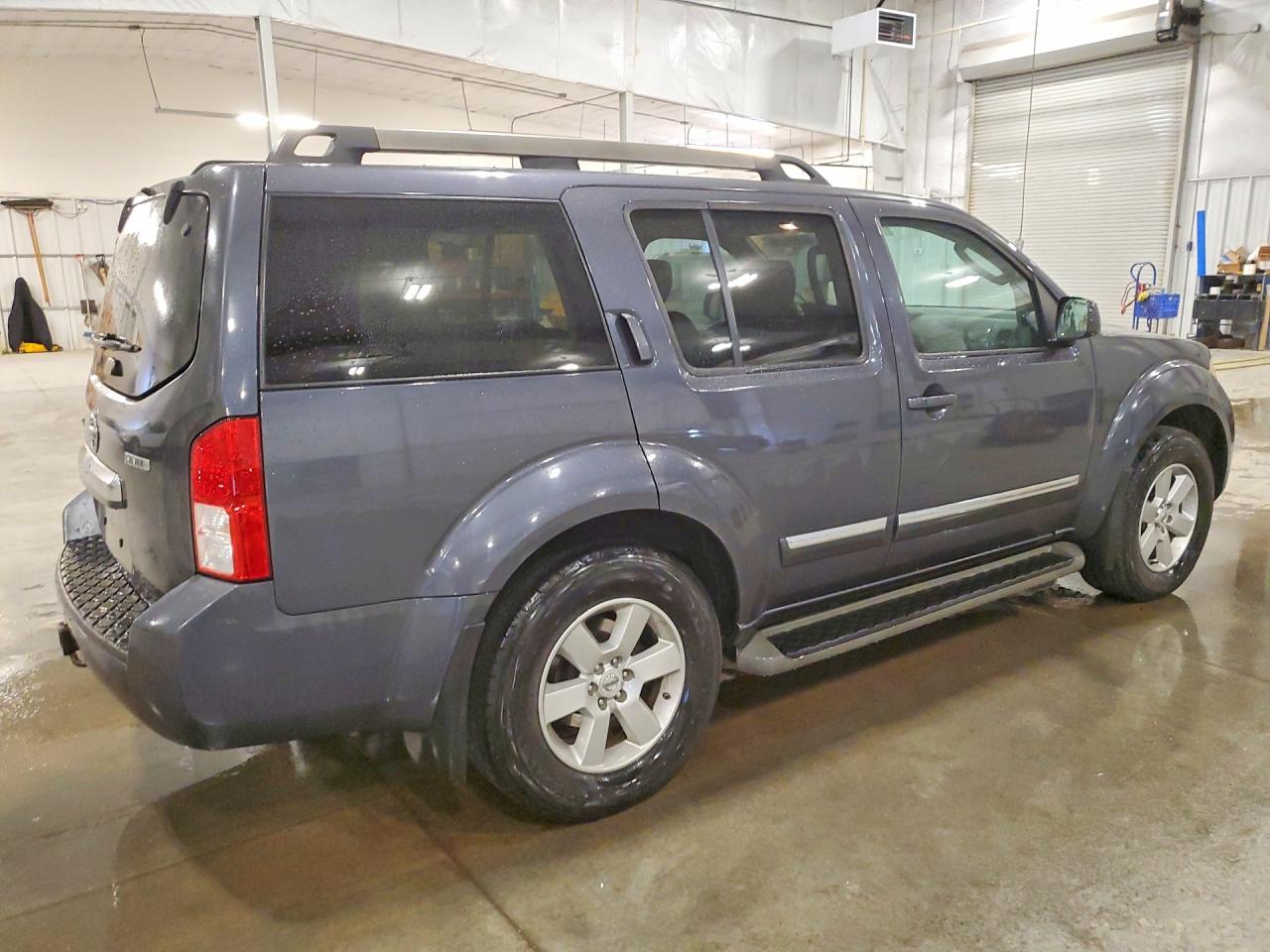 Nissan Pathfinder S