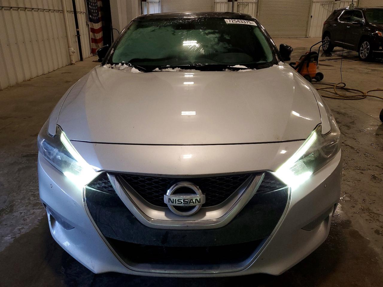 Nissan Maxima Platinum