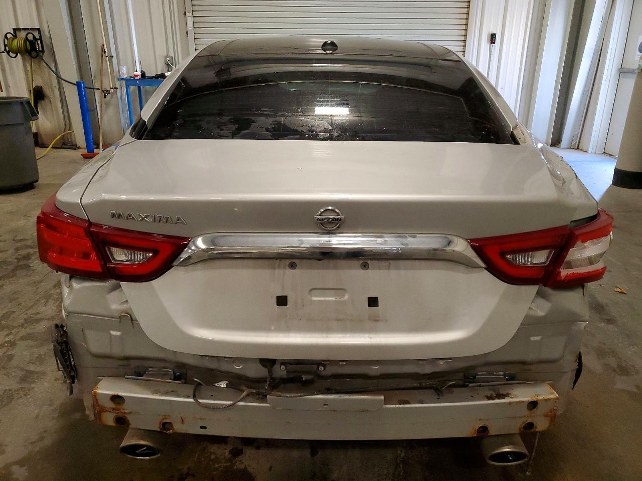 Nissan Maxima Platinum
