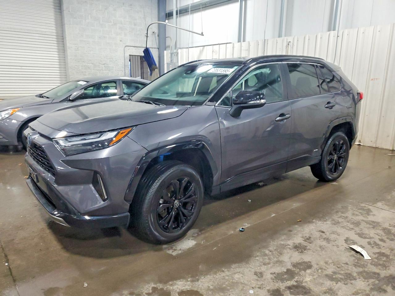 Salvage Toyota RAV4 Image