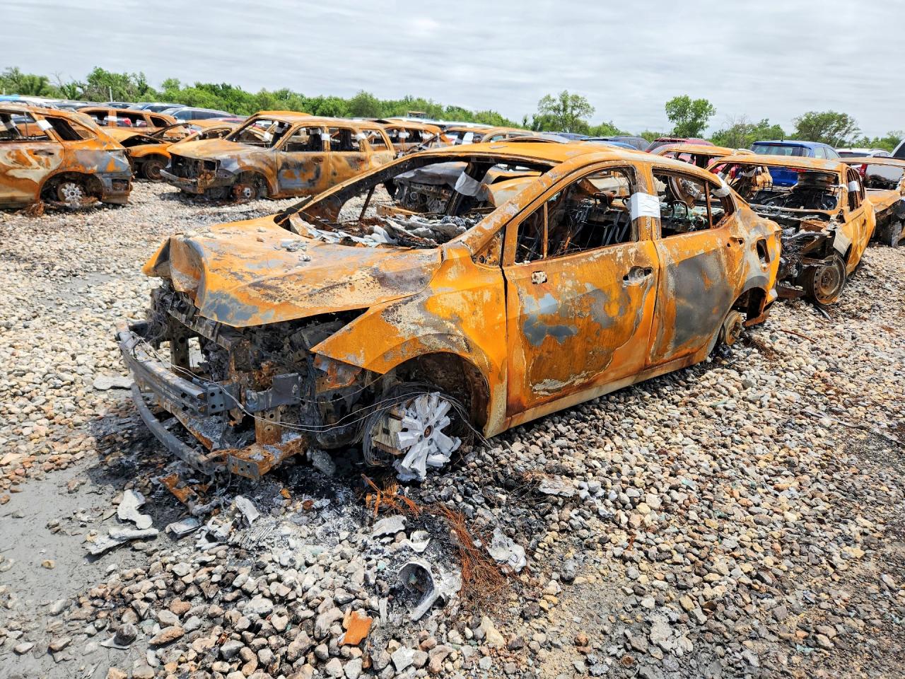 Salvage Nissan Versa Image