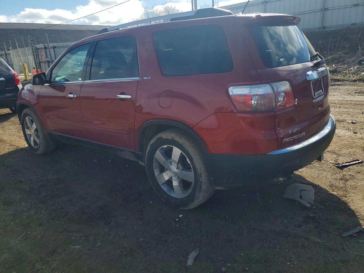 Salvage GMC Acadia Image