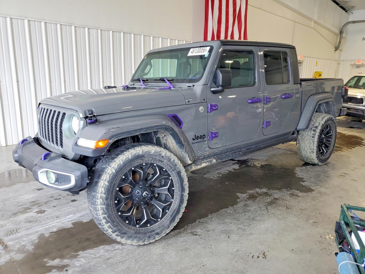 Salvage Jeep Gladiator Image