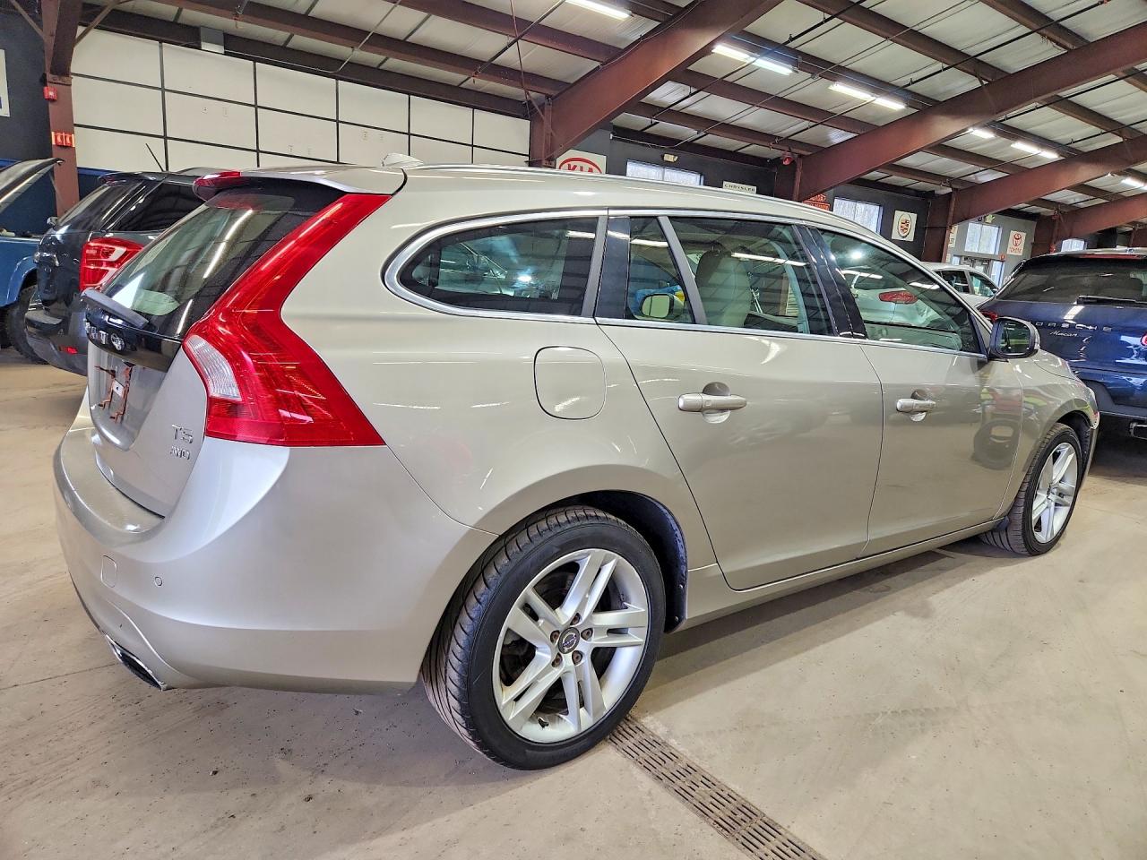 Volvo V60 Platinum