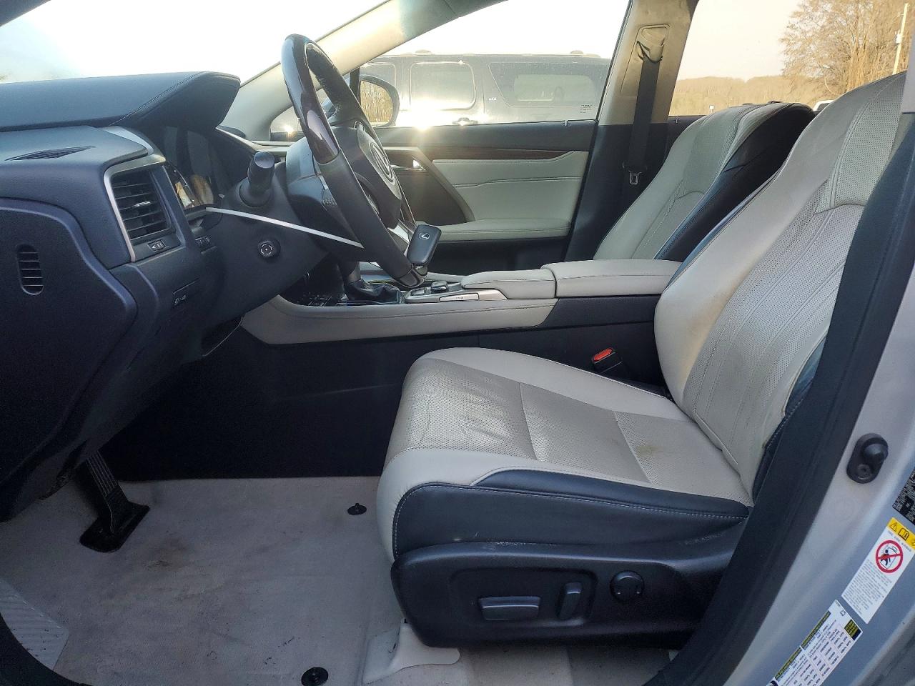 Lexus RX Base