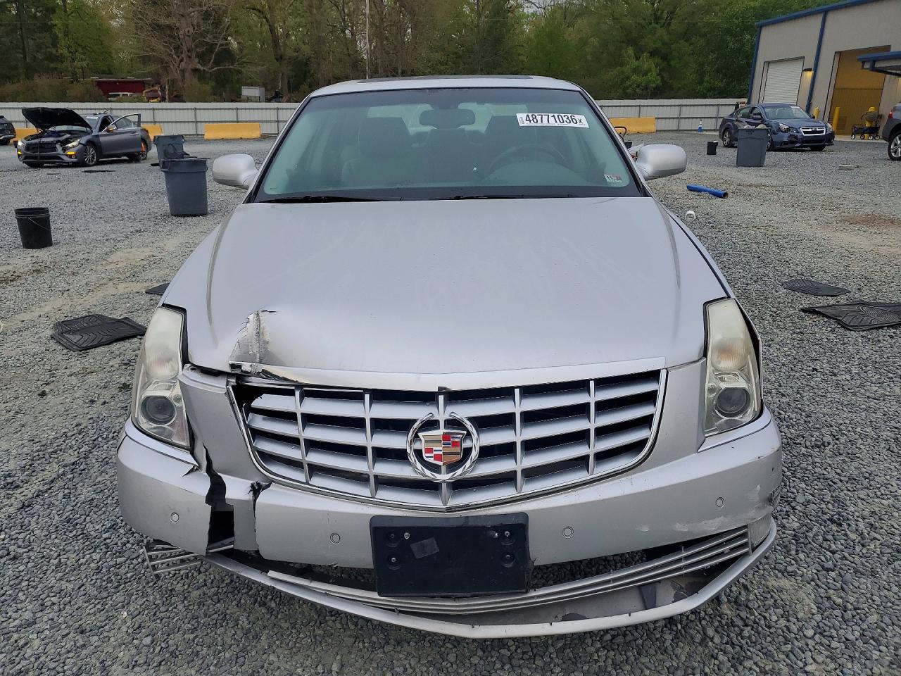 Cadillac DTS Luxury Collection