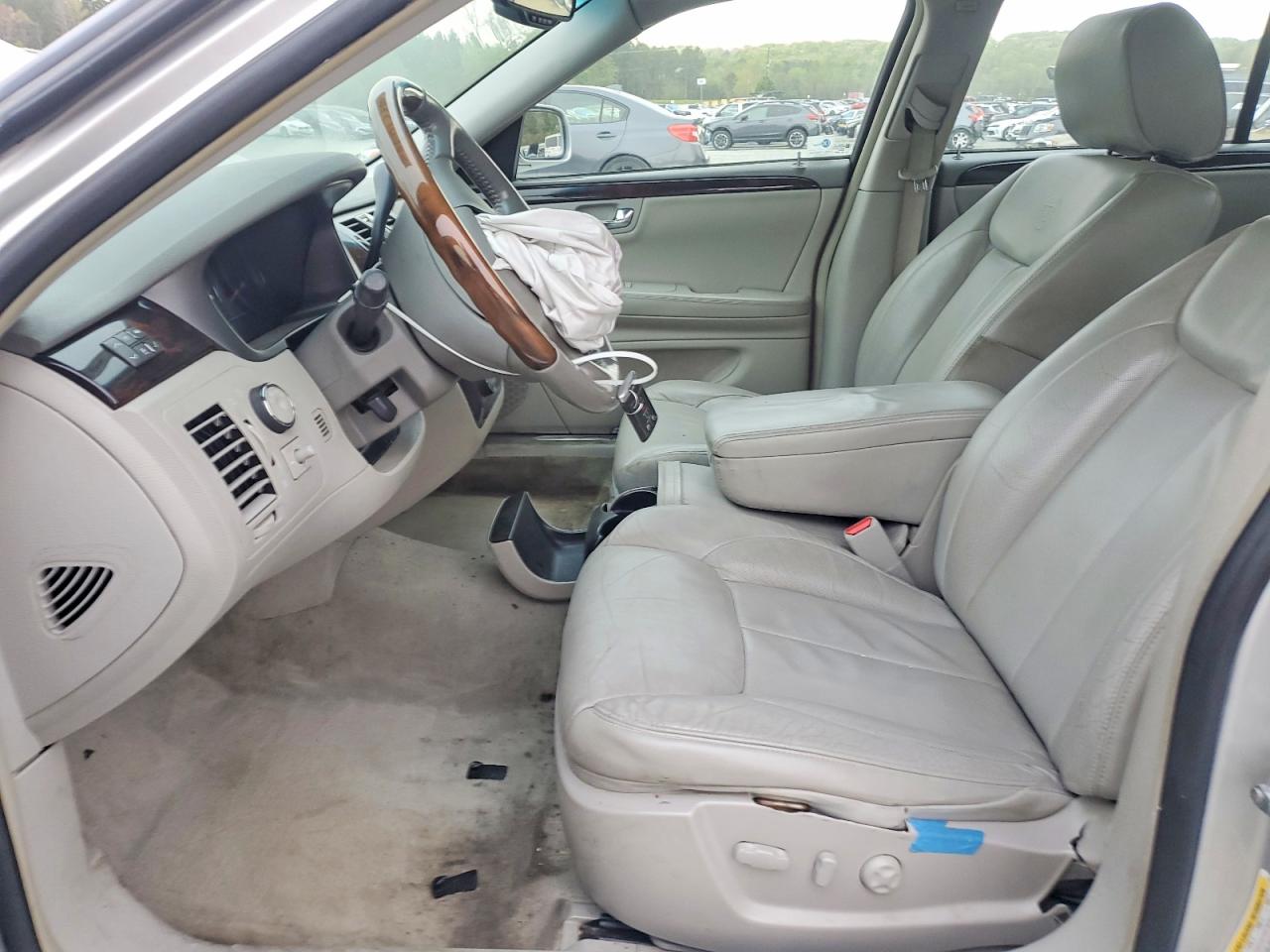 Cadillac DTS Luxury Collection