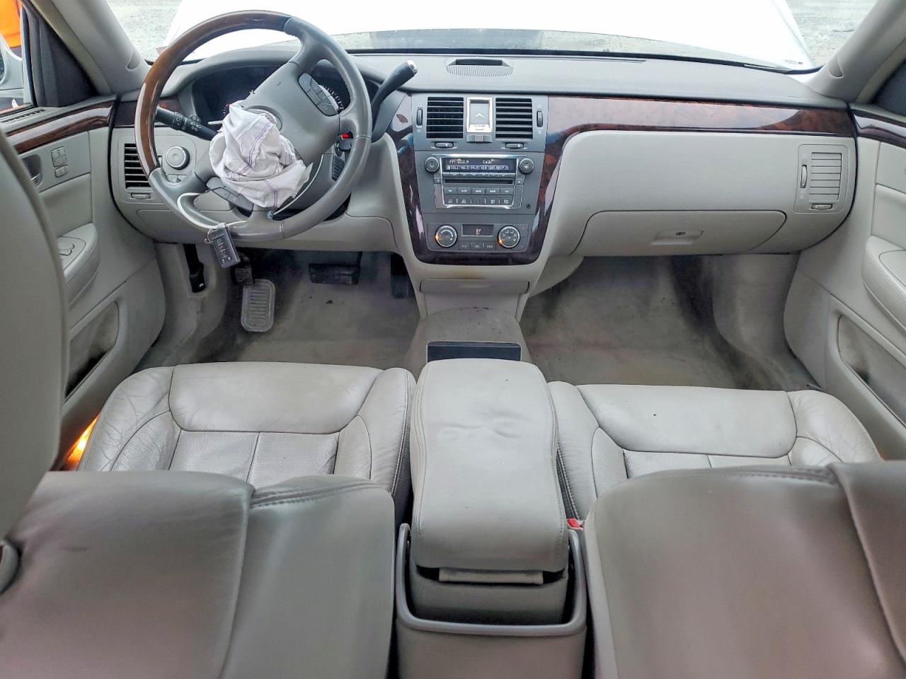 Cadillac DTS Luxury Collection