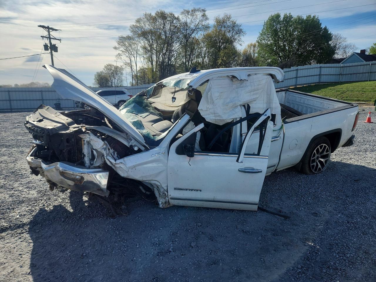 Salvage GMC Sierra Image