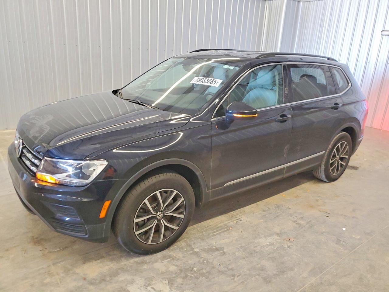 Salvage Volkswagen Tiguan Image
