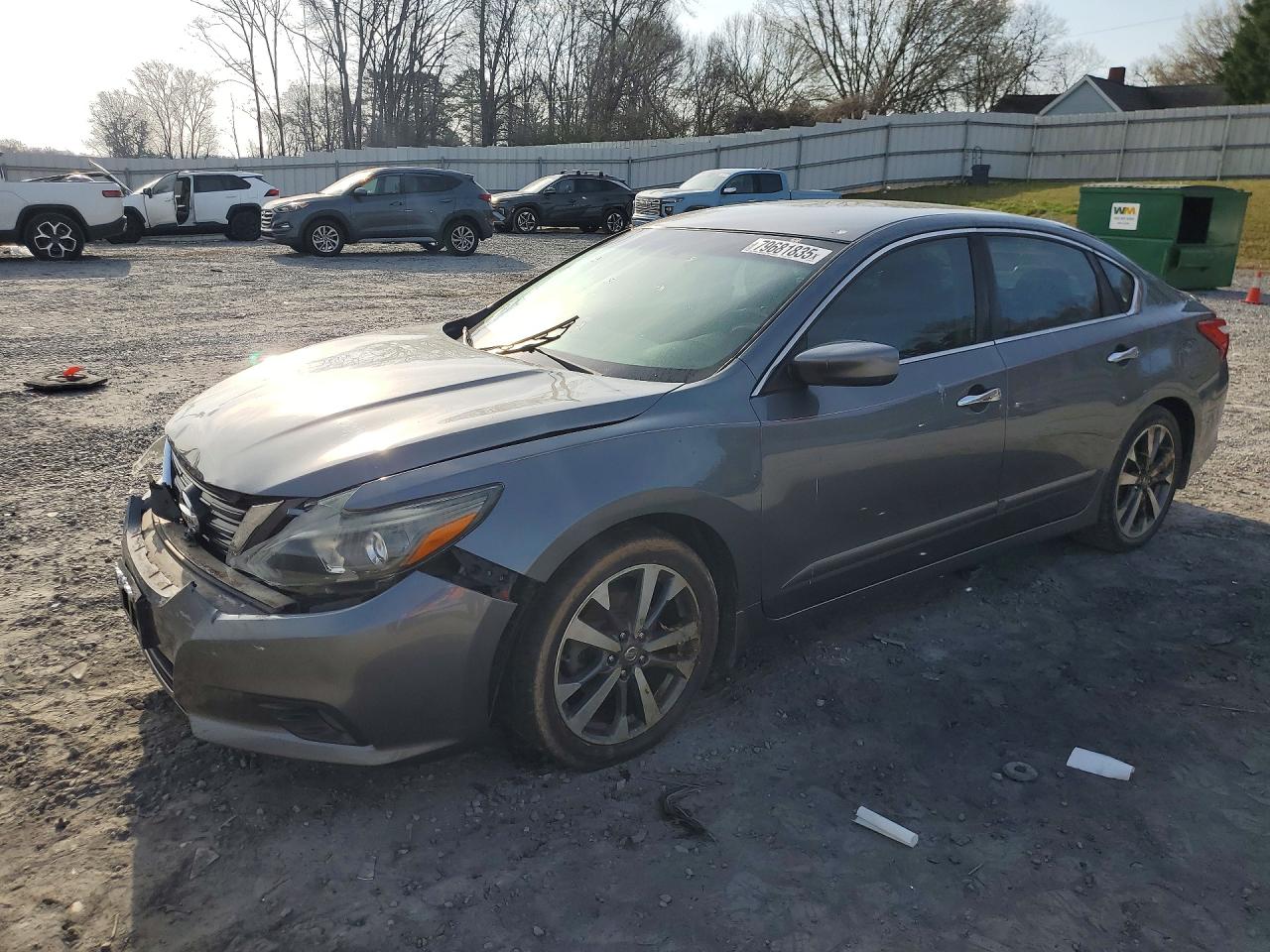 Salvage Nissan Altima Image