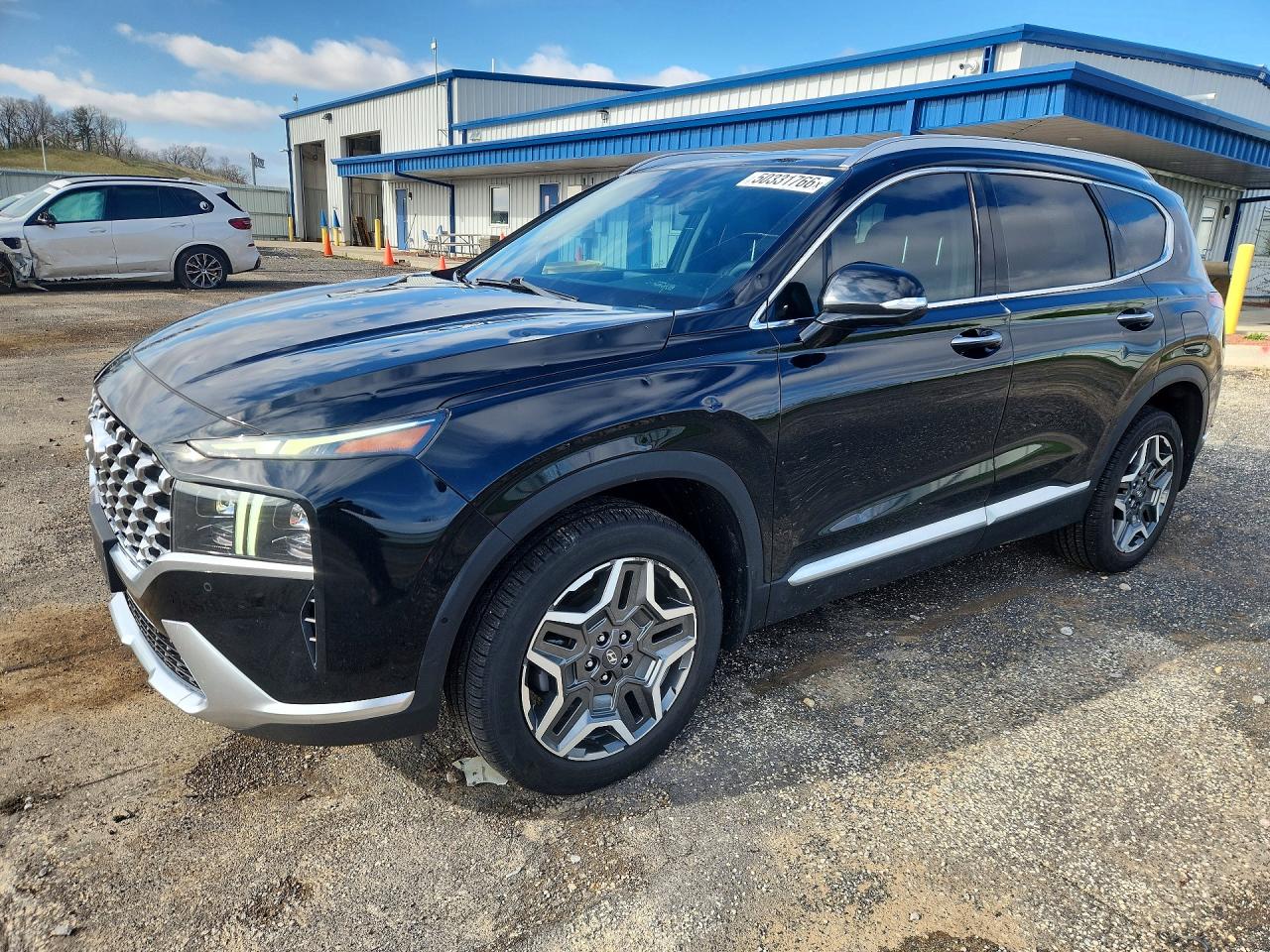 Salvage Hyundai SANTA FE Image