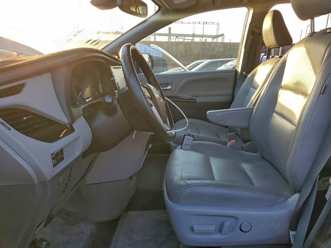 Toyota Sienna Xle