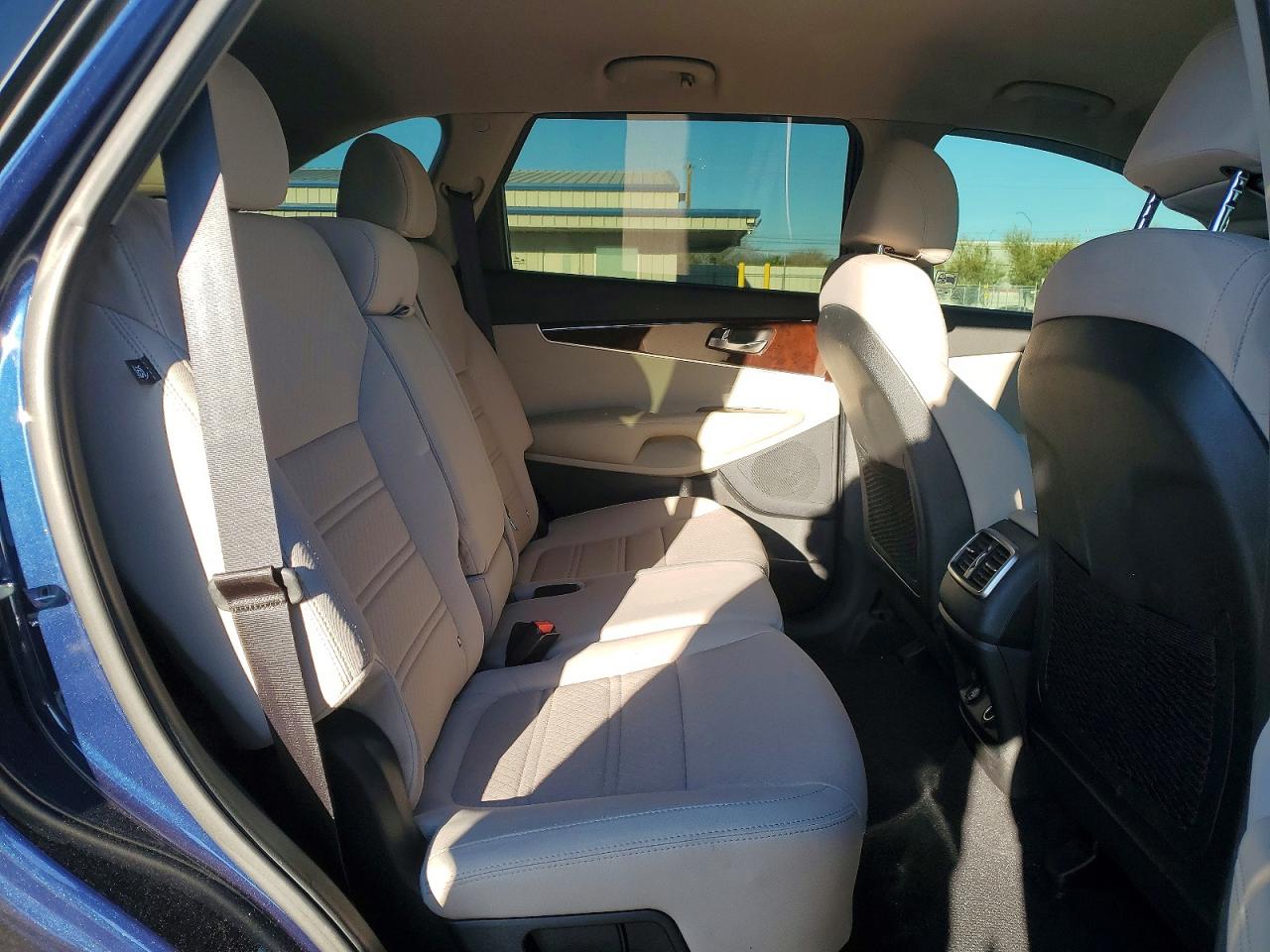 Kia Sorento Lx V6