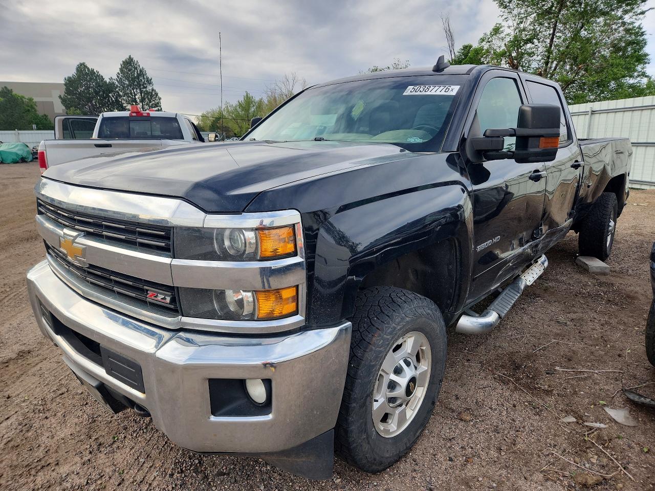 Salvage Chevrolet Silverado Image