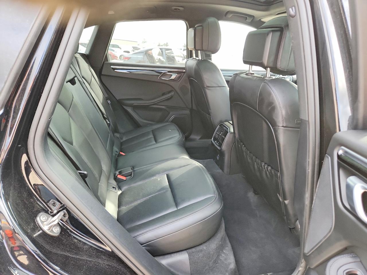 Porsche Macan Base