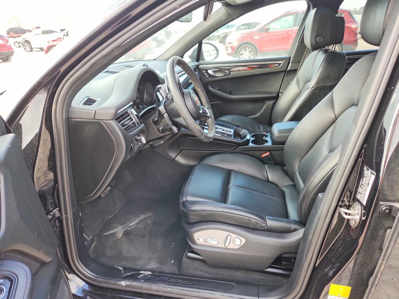 Porsche Macan Base