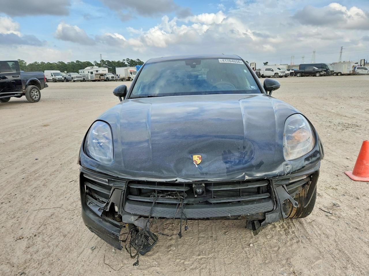 Porsche Macan Base