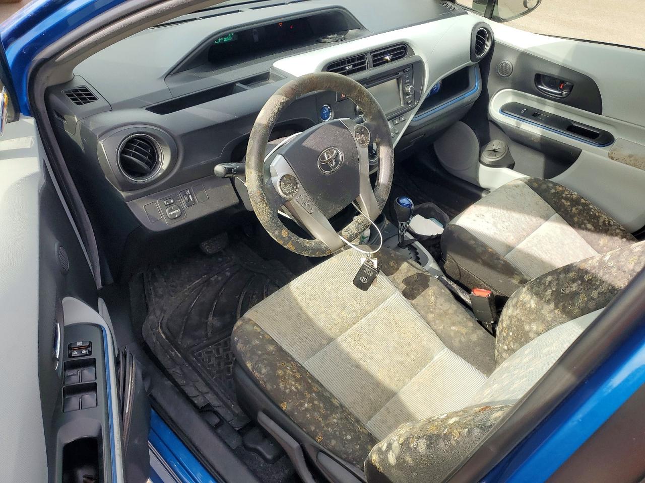 Toyota Prius c Three