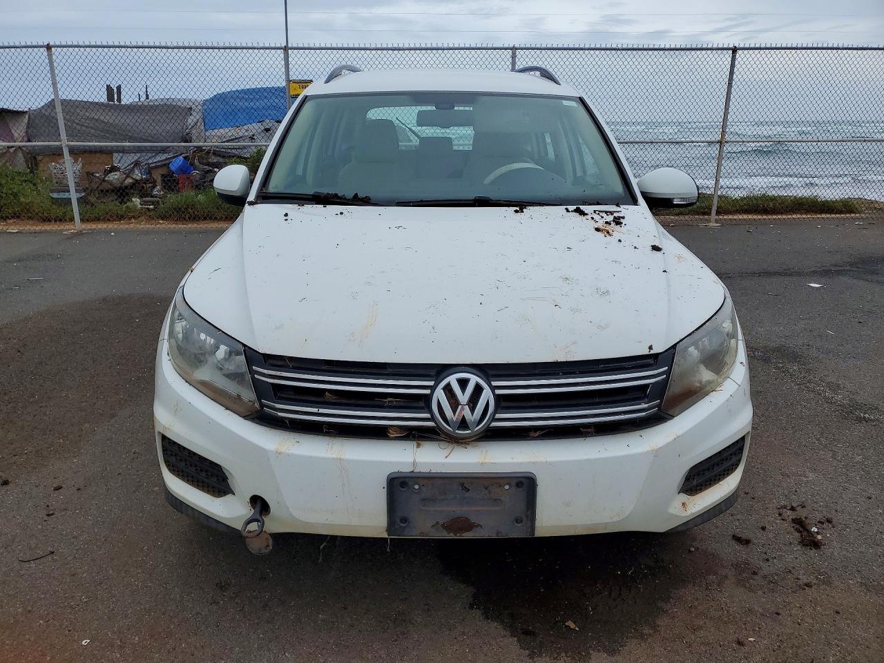 Volkswagen Tiguan S